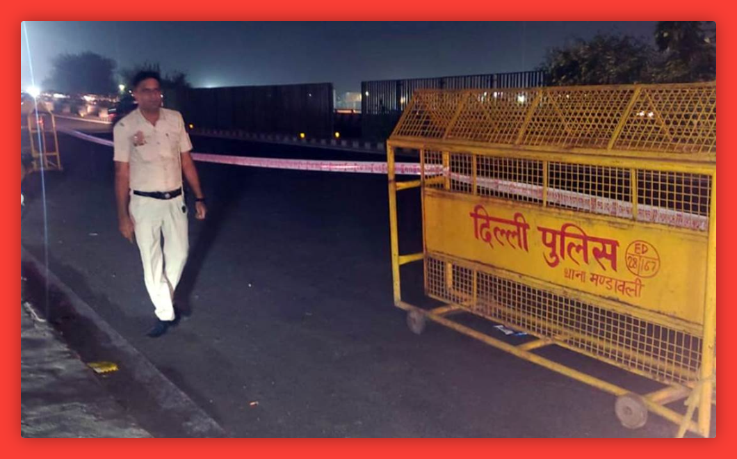 अक्षरधाम मंदिर के पास 25 दिनों में 19 स्नैचिंग की वारदातें रोकने में दिल्ली पुलिस नाकाम; गड़बड़ियां छिपाने के लिए बस स्टॉप बंद