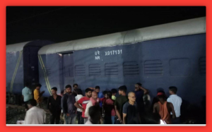 Bihar News: बिहार के बक्सर में फिर पटरी से उतरी ट्रेन, दो मालवाहक गाड़ियां पटरी से उतरीं