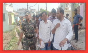 बिहार और आंध्र प्रदेश से एक पूरी टीम धर्म परिवर्तन के लिए झारखंड पहुंची और स्थानीय लोगों ने उन्हें पुलिस के हवाले कर दिया.