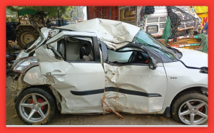 Bulandshahr News: हाईवे पर कार के नियंत्रण खोकर पेड़ से टकराने से एक व्यक्ति की मौत, मोटर चालक एटा से घर लौटा