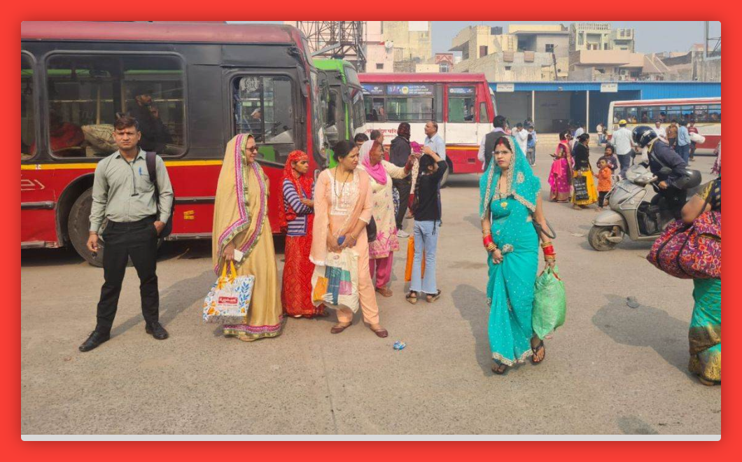 हरियाणा में बसों का जाम, भैया दूज पर बहनों की बढ़ी परेशानी, बस स्टॉप पर बसों के इंतजार में जुटी भीड़